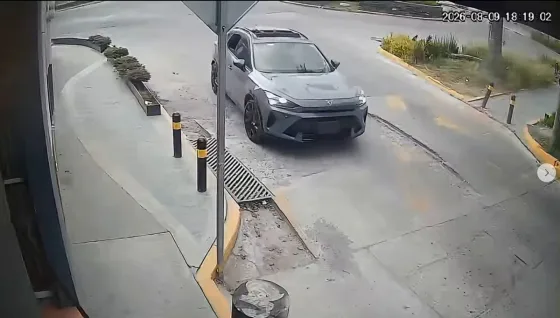 Reportan Vehículos que Arrojan Huevos a Viviendas y Comercios en Calles de Acatzingo